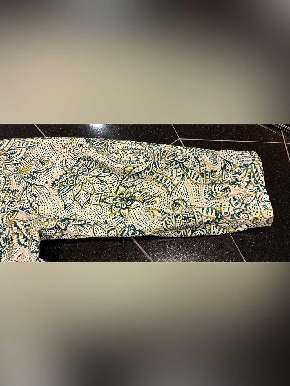 Roan+Ryan Blouse Split V Neck 3/4 Button Cuff Sleeve Green Multi Floral SZ. Med - Picture 6 of 13